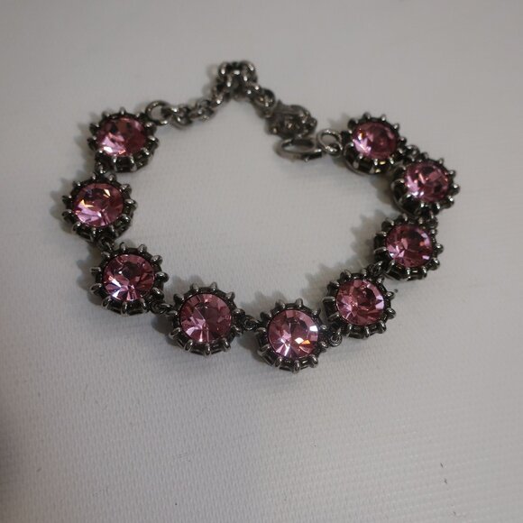 Authentic Gucci Feline Head Pink Crystal Silver Chain Link Adjustable Bracelet - Picture 4 of 12